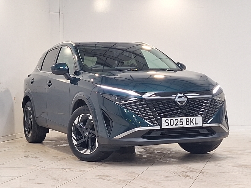 Nissan Qashqai 1.3 Dig-t Mh N-connecta Glass Roof Green