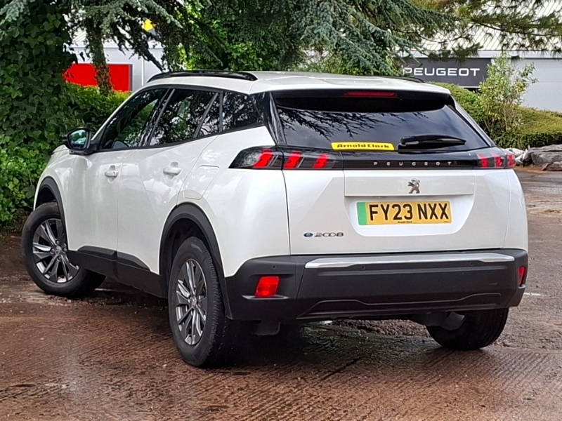 Peugeot e-2008 100Kw Active Premium 50Kwh White #2