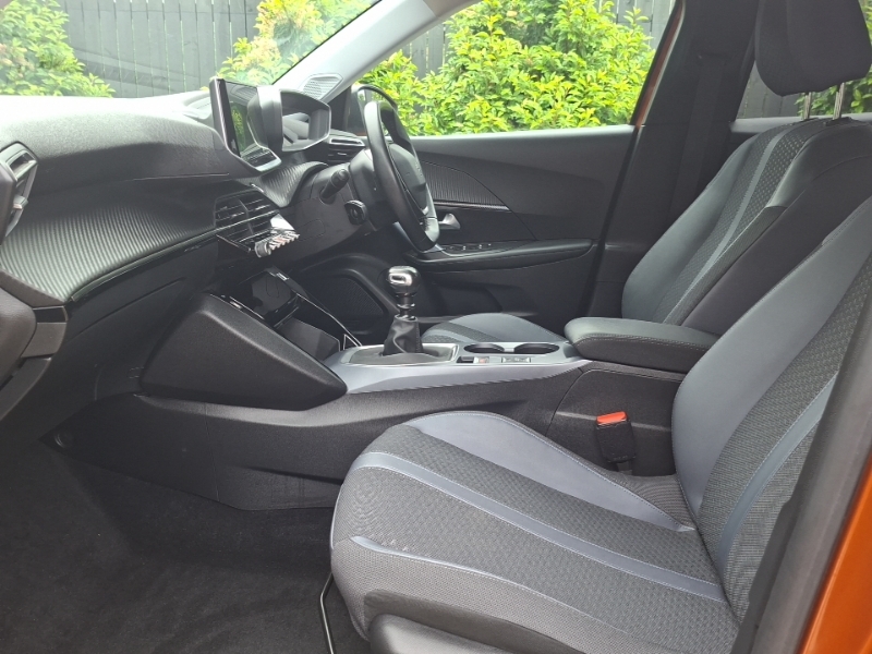 Peugeot 2008 1.2 Puretech Allure Premium Orange #5