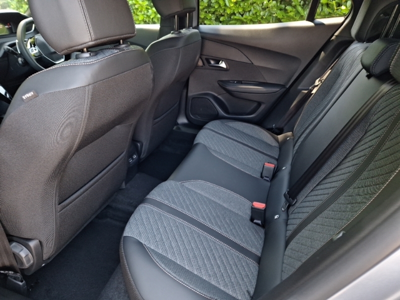 Peugeot 2008 1.2 Puretech 130 Allure Eat8 Grey #6