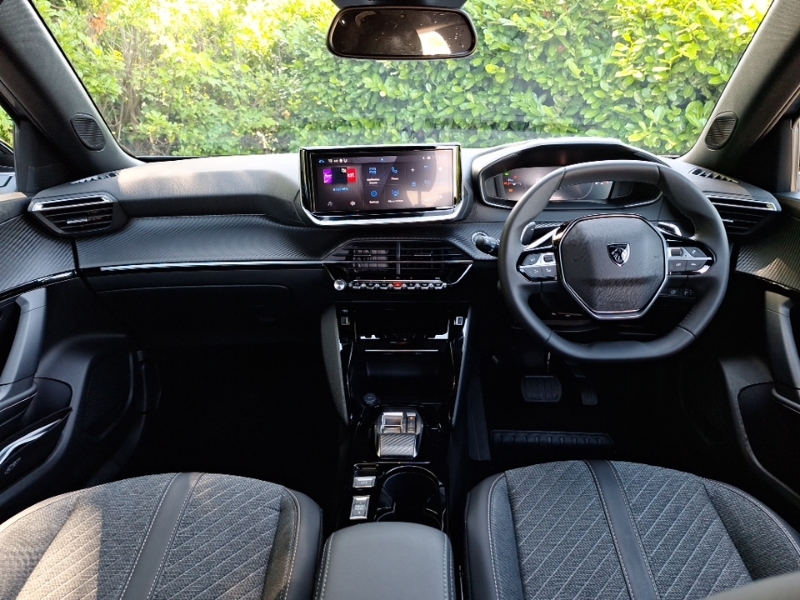 Peugeot 2008 1.2 Puretech 130 Allure Eat8 Grey #3