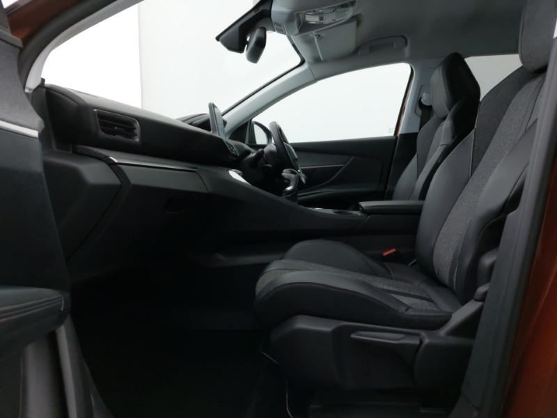 Peugeot 3008 1.5 Bluehdi Allure Brown #5