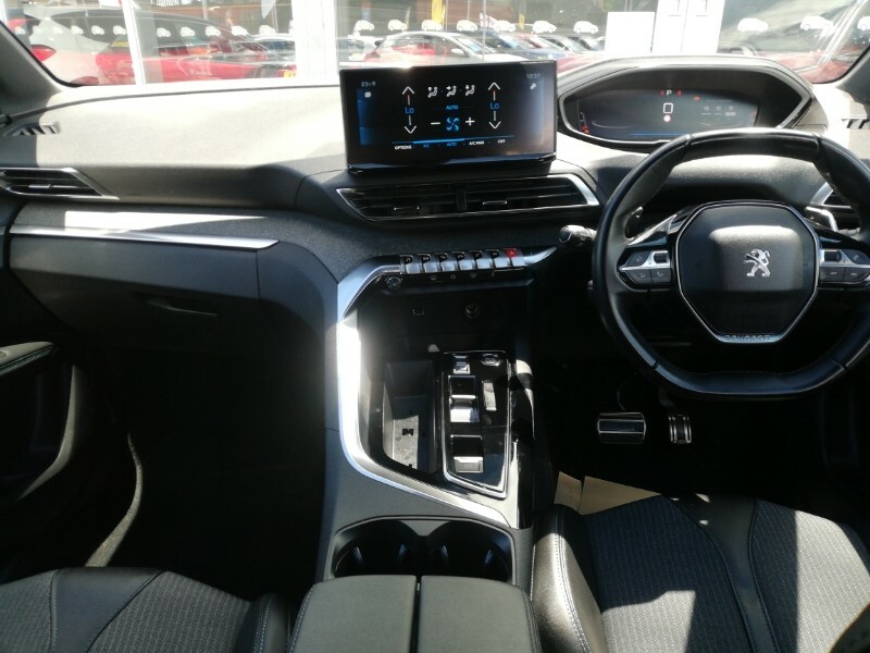 Peugeot 3008 1.5 Bluehdi Allure Premium Eat8 Red #3