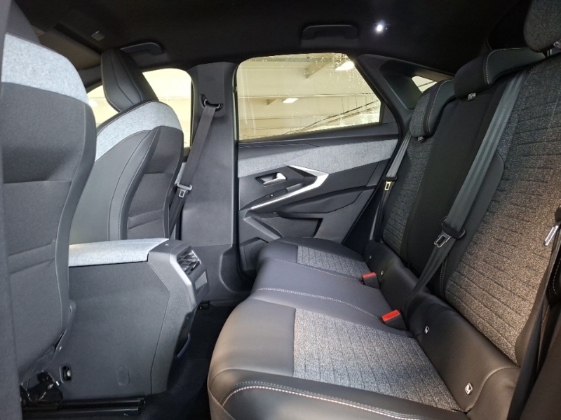 Peugeot 3008 157Kw Allure 73Kwh Grey #6