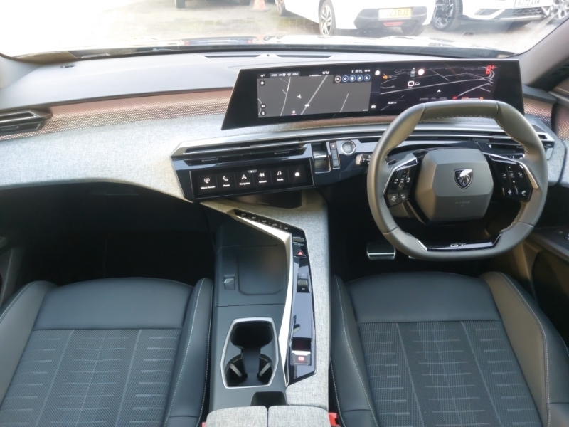 Peugeot 5008 1.2 Hybrid 136 Gt E-dsc6 Black #3
