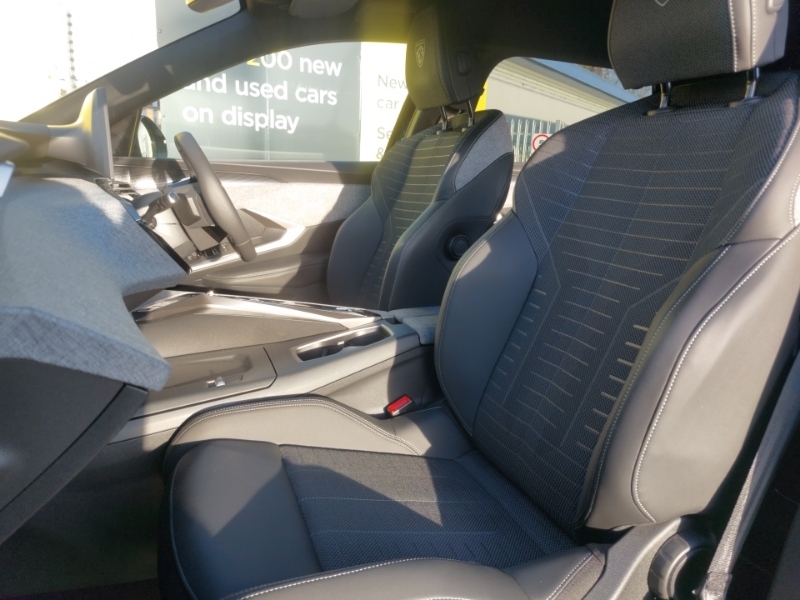 Peugeot 5008 1.2 Hybrid 136 Gt E-dsc6 Black #5