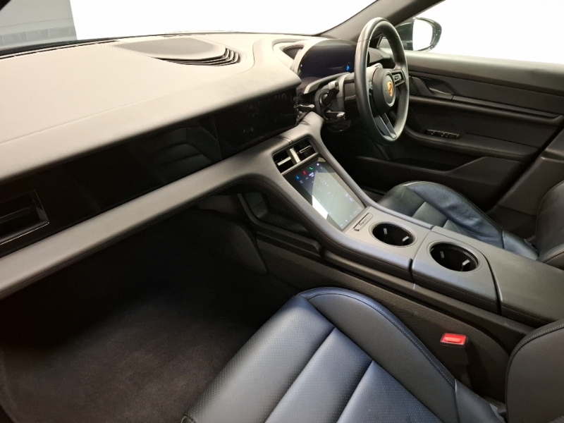 Porsche Taycan 390Kw 4S 79Kwh Black #5