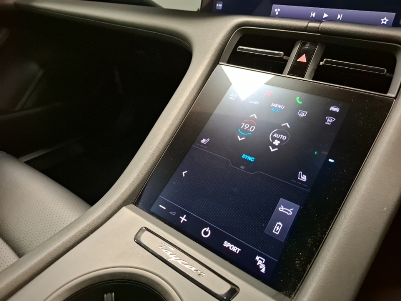 Porsche Taycan Performance Plus 93.4Kwh Saloon Green #18