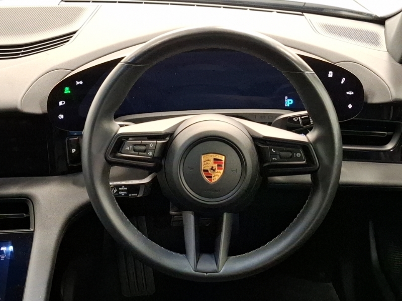 Porsche Taycan Performance Plus 93.4Kwh Saloon Green #7