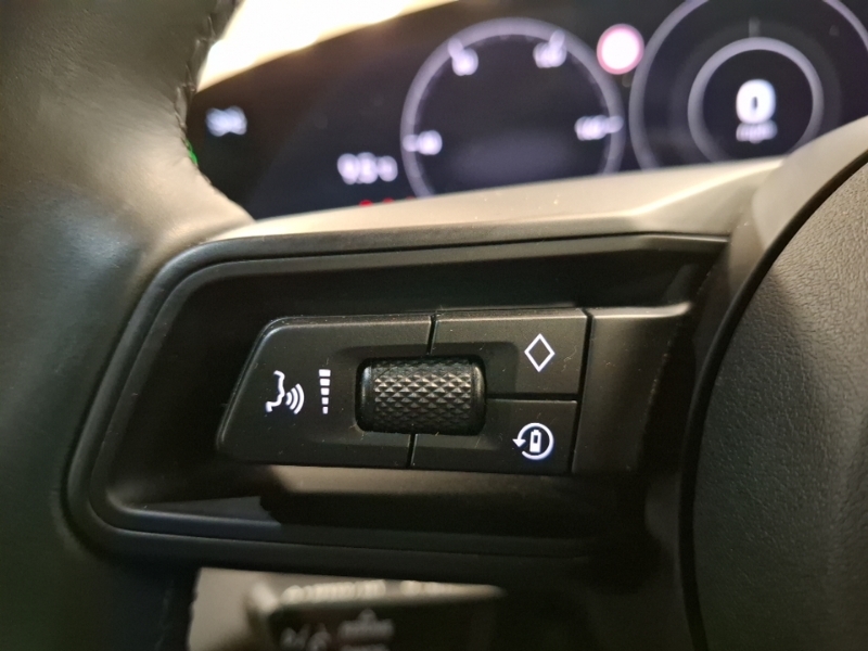 Porsche Taycan Performance Plus 93.4Kwh Saloon Green #14