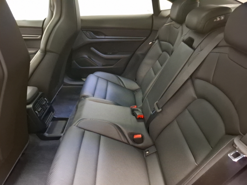 Porsche Taycan 390Kw 4S 79Kwh Black #6