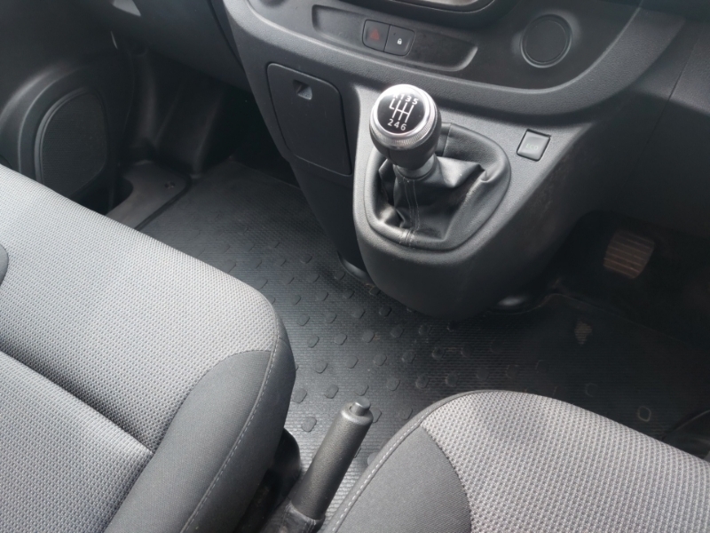 Renault Trafic 2.0 Ll30 Sport Edc Energy Dci 168 Bhp Silver #9