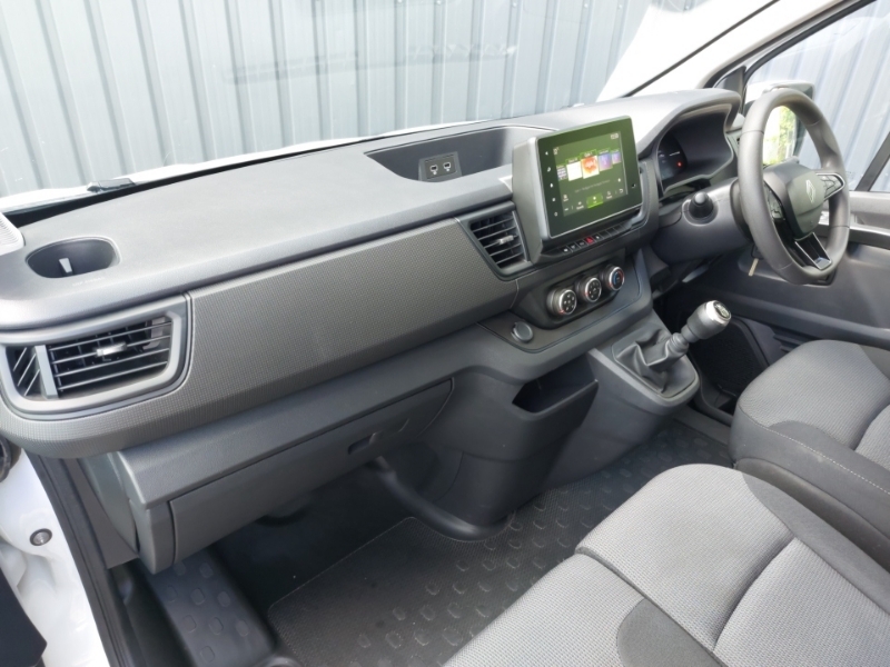 Renault Trafic Trafic 2L 148 Bhp 9 Seater Mini Bus In Silver W Grey #8