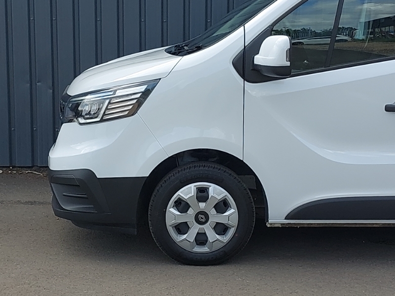 Renault Trafic Trafic 2L 148 Bhp 9 Seater Mini Bus In Silver W Grey #19