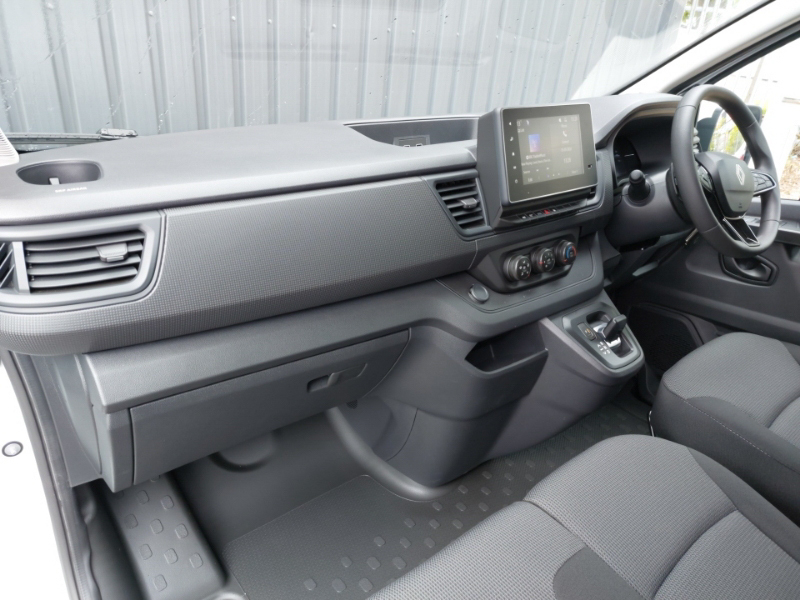 Renault Trafic Ll30 Blue Dci 150 Advance Safety Van Eag9 White #4