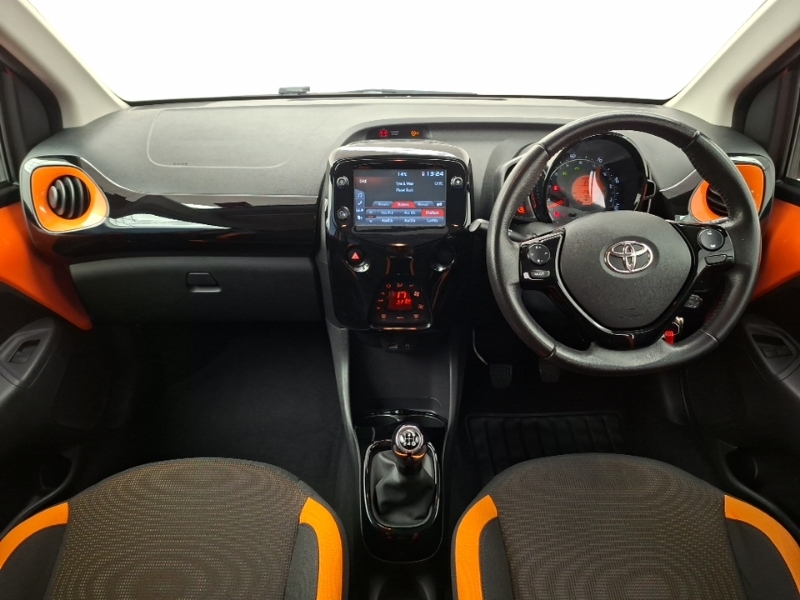 Toyota Aygo 1.0 Vvt-i X-cite 6 Orange #3