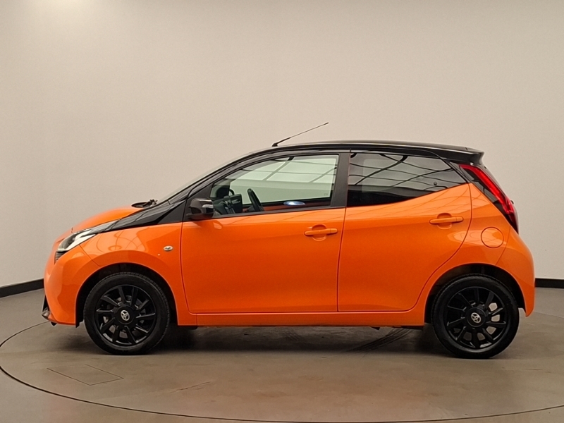 Toyota Aygo 1.0 Vvt-i X-cite 6 Orange #4