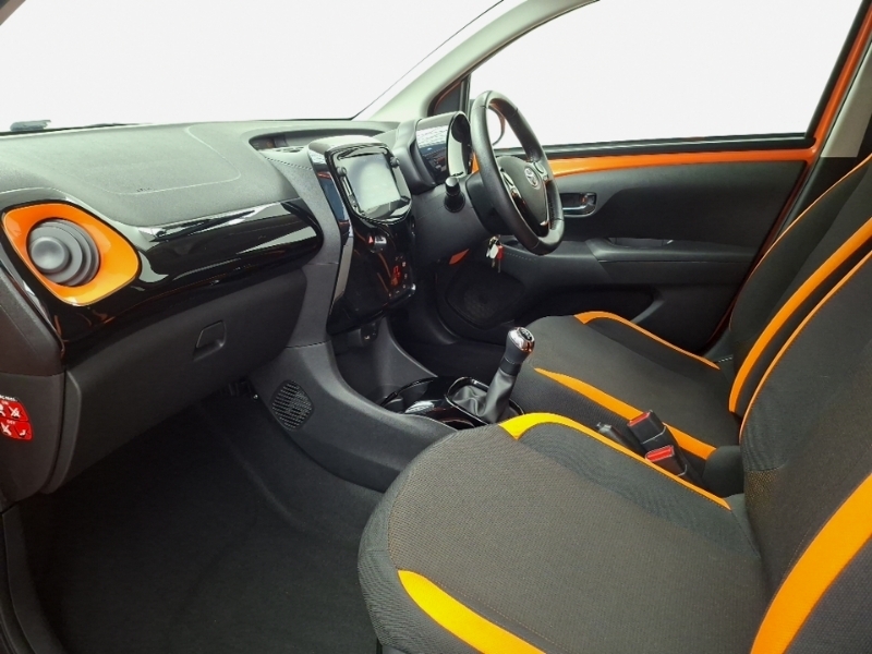 Toyota Aygo 1.0 Vvt-i X-cite 6 Orange #5