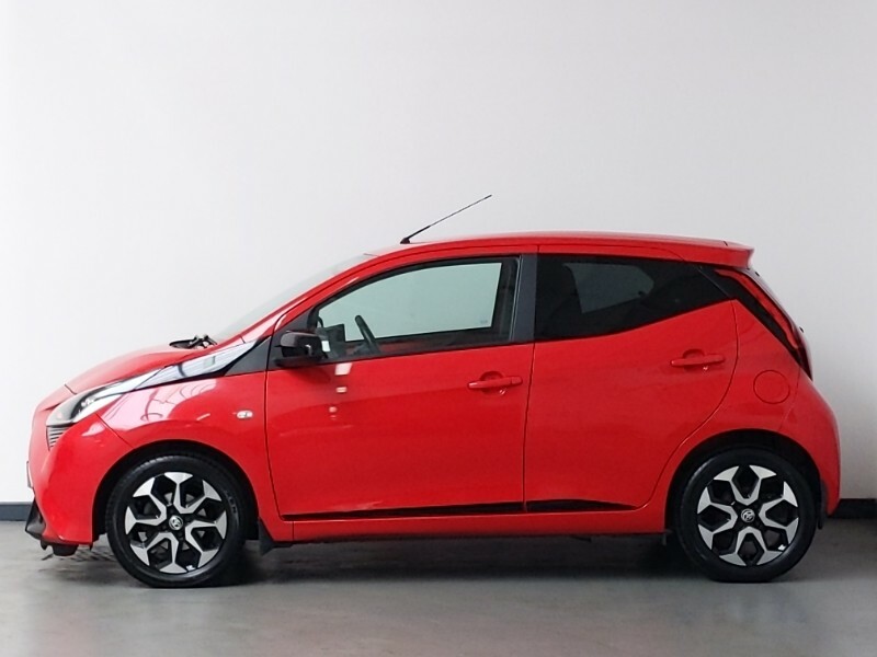 Toyota Aygo 1.0 Vvt-i X-trend X-shift Red #4