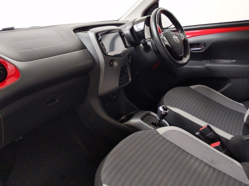 Toyota Aygo 1.0 Vvt-i X-trend X-shift Red #5