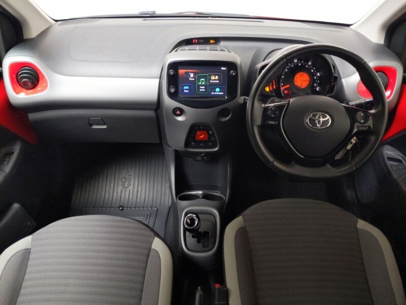 Toyota Aygo 1.0 Vvt-i X-trend X-shift Red #3