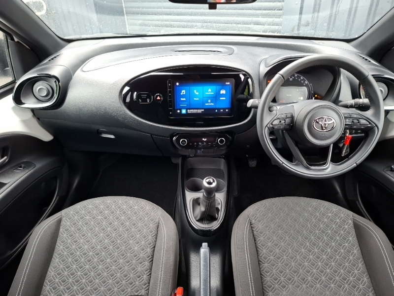 Toyota Aygo X 1.0 Vvt-i Edge White #3