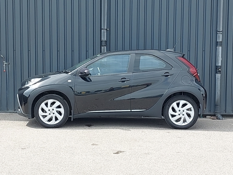 Toyota Aygo X 1.0 Vvt-i Pure Black #4