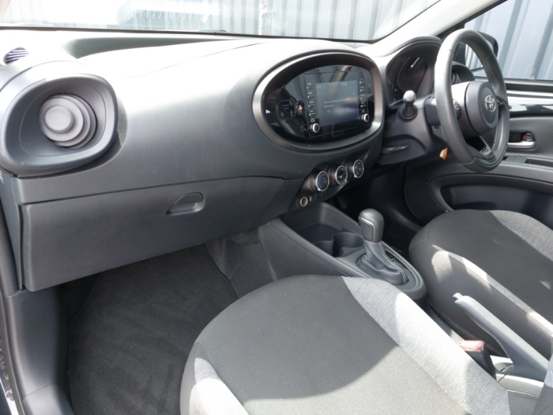 Toyota Aygo X 1.0 Vvt-i Pure Black #5