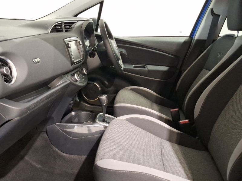 Toyota Yaris 1.5 Hybrid Y20 Cvt Bi-tone Blue #5