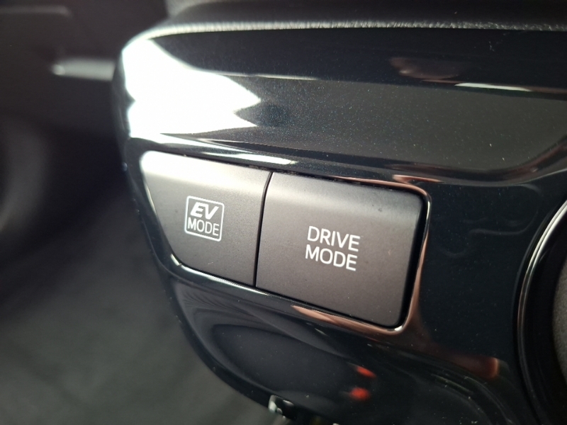 Toyota Prius 1.8 Phev Excel Cvt Black #16