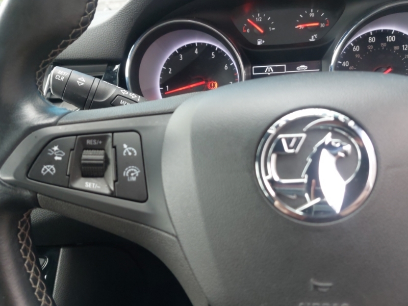 Vauxhall Astra 1.4T 16V 150 Sri White #12