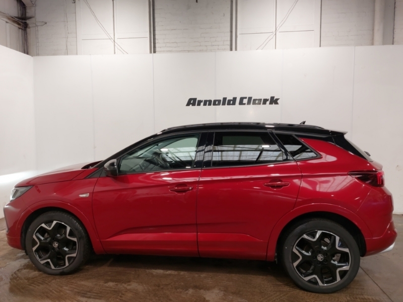 Vauxhall Grandland 1.5 Turbo D Ultimate Red #4