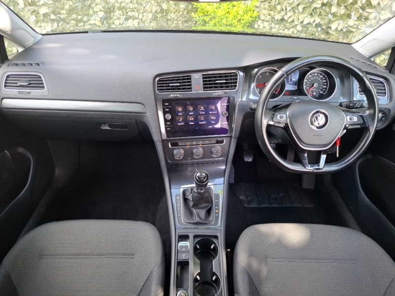 Volkswagen Golf 1.6 Tdi Match Black #3