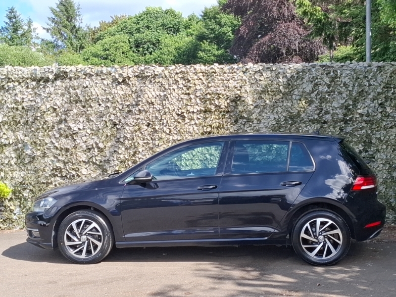 Volkswagen Golf 1.6 Tdi Match Black #4