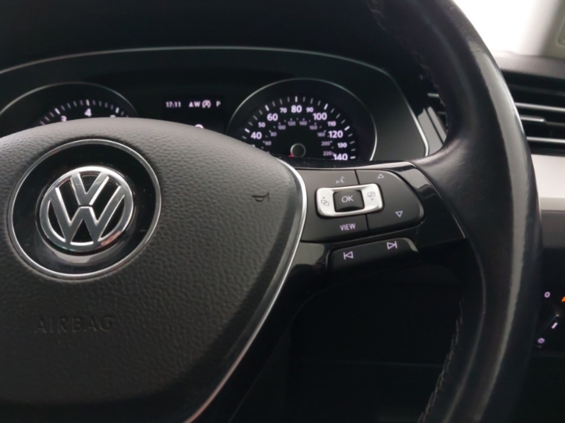 Volkswagen Passat 1.5 Tsi Evo Gt White #13