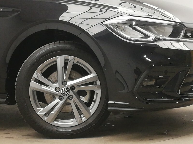 Volkswagen Polo Match Black #9