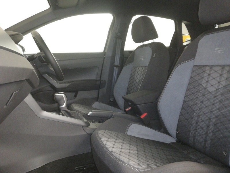 Volkswagen Polo Match Black #5