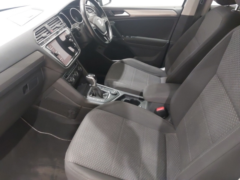 Volkswagen Tiguan Allspace 2.0 Tdi 4Motion Match Dsg Grey #5