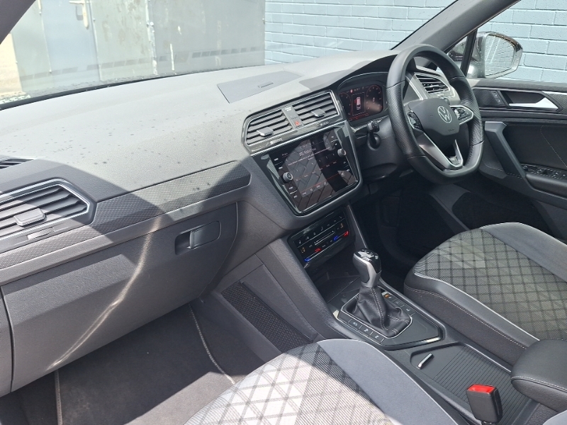 Volkswagen Tiguan 2.0 Tdi R-line Edition Dsg Black #5
