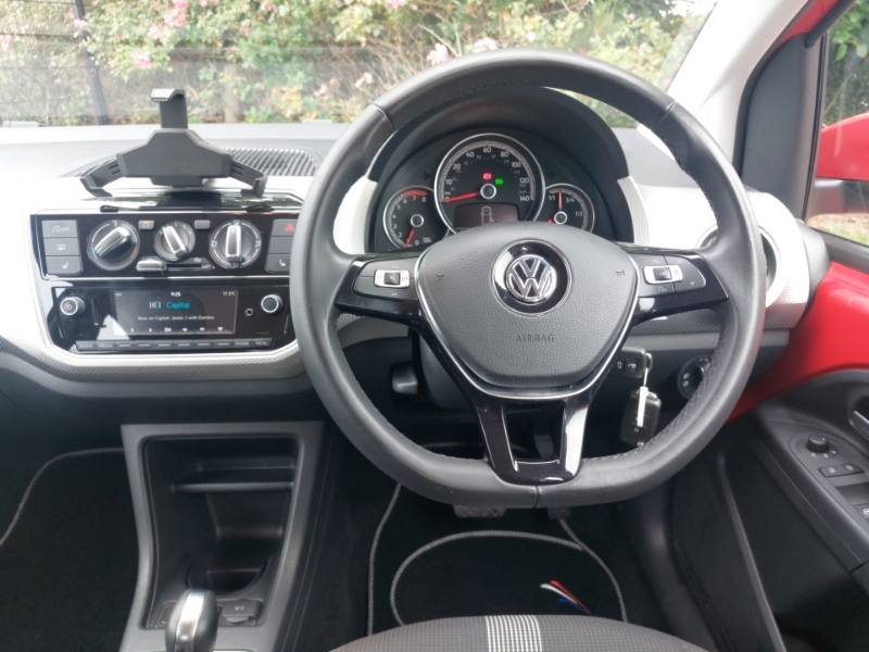 Volkswagen Up 1.0 High Up Red #8