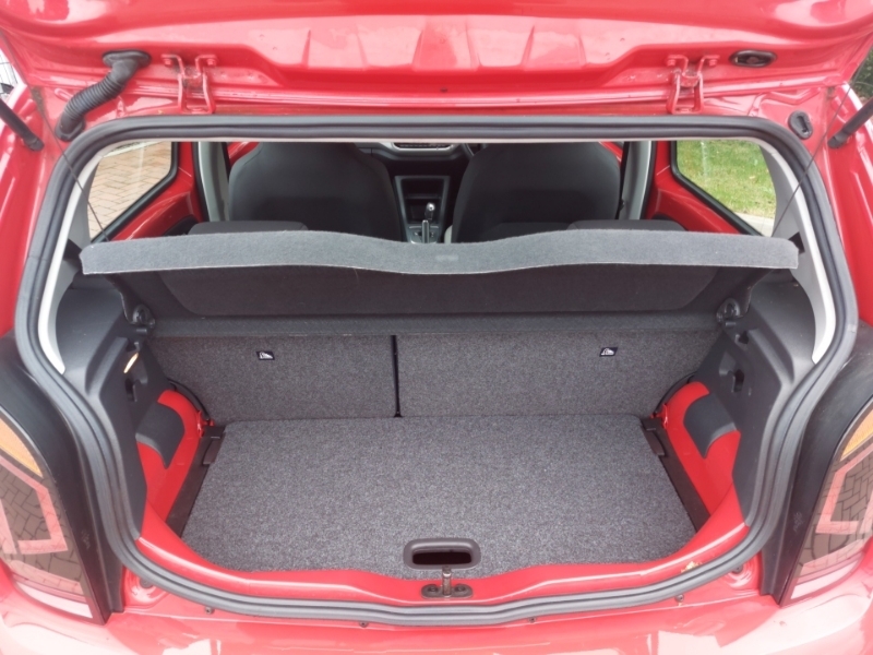 Volkswagen Up 1.0 High Up Red #18