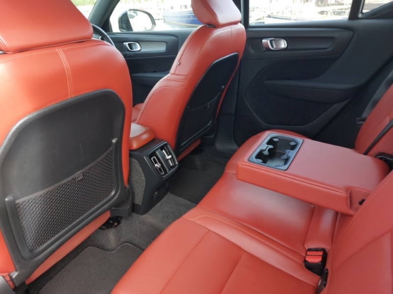 Volvo XC40 1.5 T3 163 Inscription Pro Geartronic DY21WYK Black #6