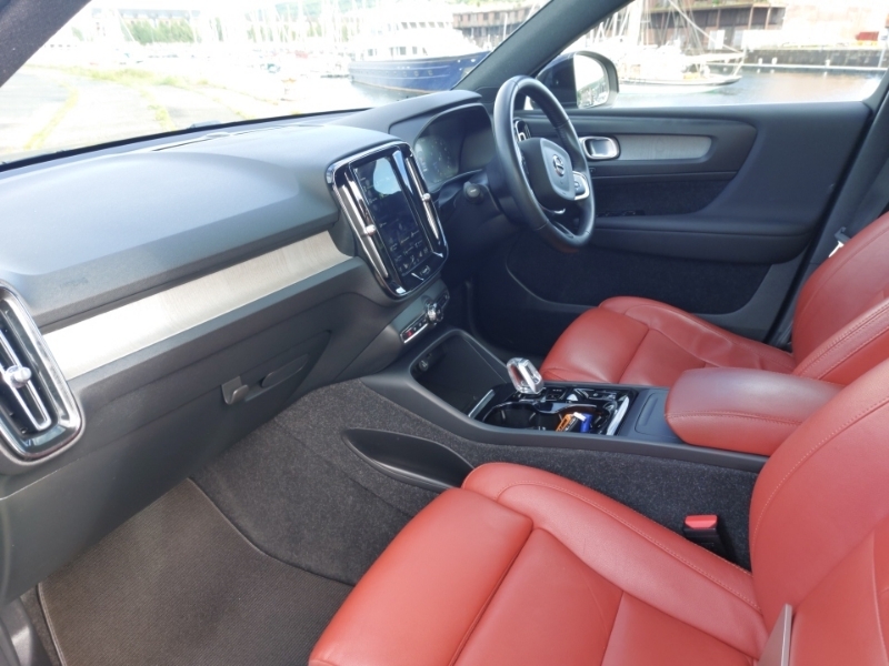 Volvo XC40 1.5 T3 163 Inscription Pro Geartronic DY21WYK Black #5