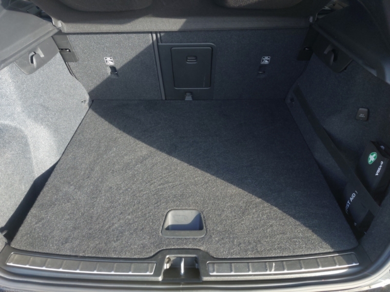 Volvo XC40 R-design, B4 Mild Hybrid Grey #8
