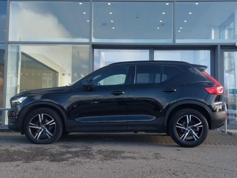 Volvo XC40 1.5 T3 163 R Design Black #4