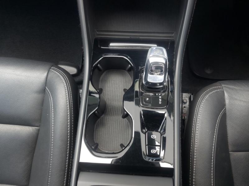 Volvo XC40 D3 Momentum 750 Fdc Or 2 Services 199 Black #16