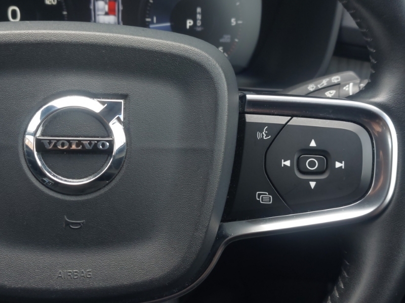 Volvo XC40 D3 Momentum 750 Fdc Or 2 Services 199 Black #13