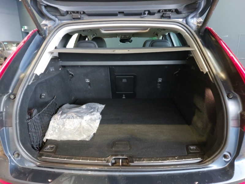 Volvo XC60 2.0L B5 Mhev Ultimate Dark Awd  #18