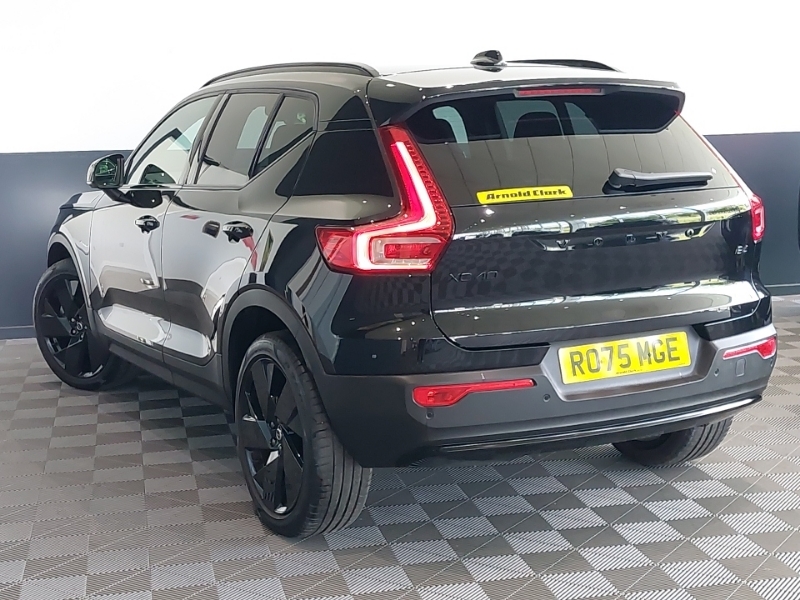 Volvo XC40 2.0 B4p Plus Black Edition Black #2