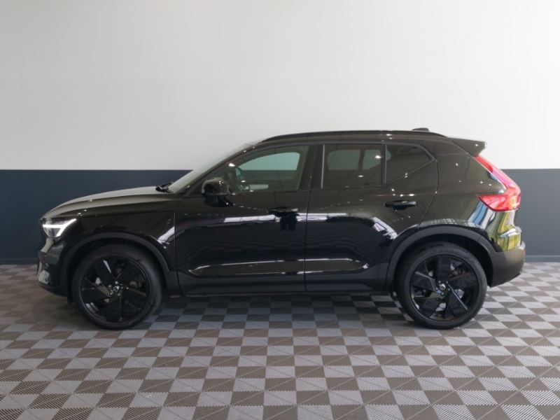 Volvo XC40 2.0 B4p Plus Black Edition Black #4